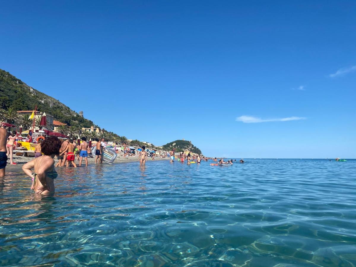 Vivi La Mia Liguria - Casa D'Arte E Vacanze - Big Apartment With Free Parking Finale Ligure Kültér fotó